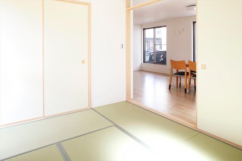 Non-living room. Guests can fold the B building Japanese-style room laundry, Also in touch with family members while the housework. You can use it to, such as nap of children. 