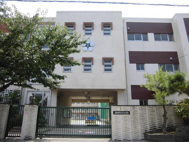 Primary school. 933m to Nagoya Municipal Araco Elementary School