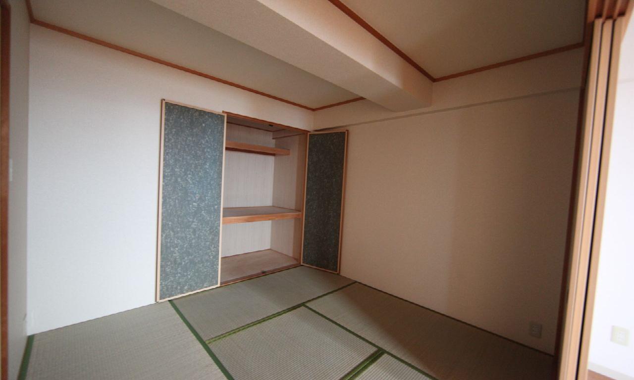 Other room space. Japanese-style room 4.5 Pledge You can also use partitions also connected with the Pledge LDK15.5