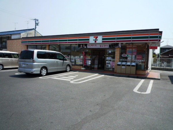 Supermarket. Eleven Nagoya Toda Station store up to (super) 269m