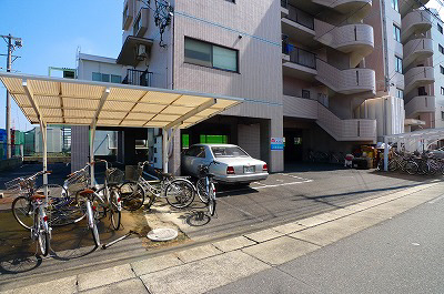 Other common areas. It is parking and bicycle parking.