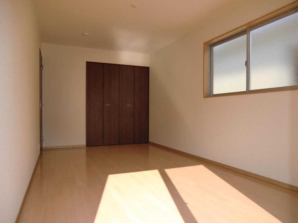 Non-living room. ◇ Western-style ◇  Bright Western-style in the south  All room storage