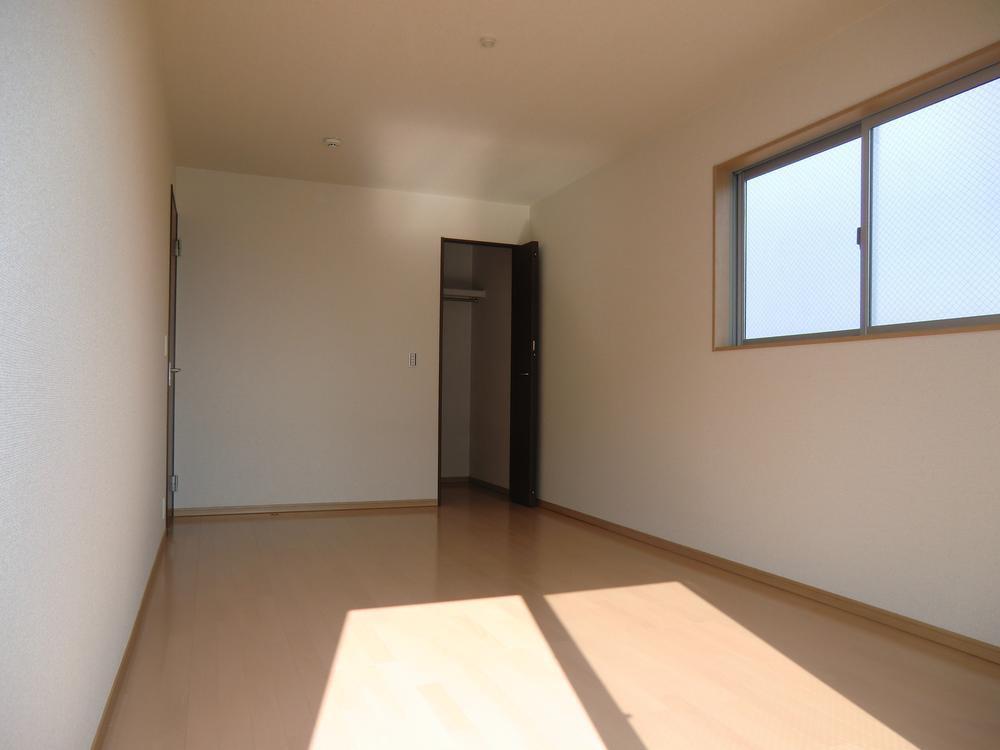 Non-living room. ◇ Western-style ◇  Bright Western-style in the south  Walk-in closet