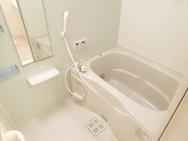 Bath. Comfortable with add 炊 function (photo image)