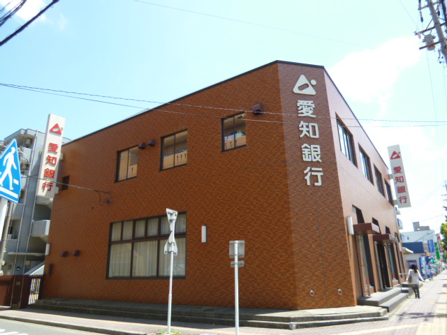 kindergarten ・ Nursery. Aichi Bank Takahata store (kindergarten ・ 1800m to the nursery)