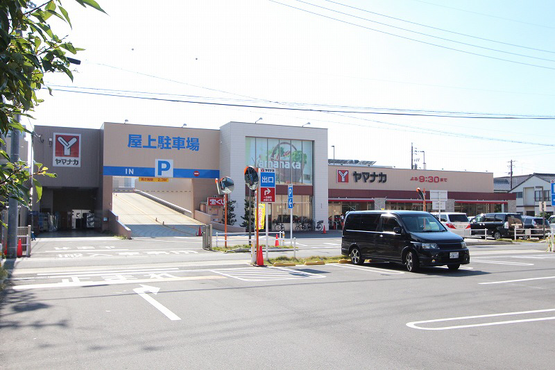 Supermarket. (Ltd.) Yamanaka Matsubara store up to (super) 670m