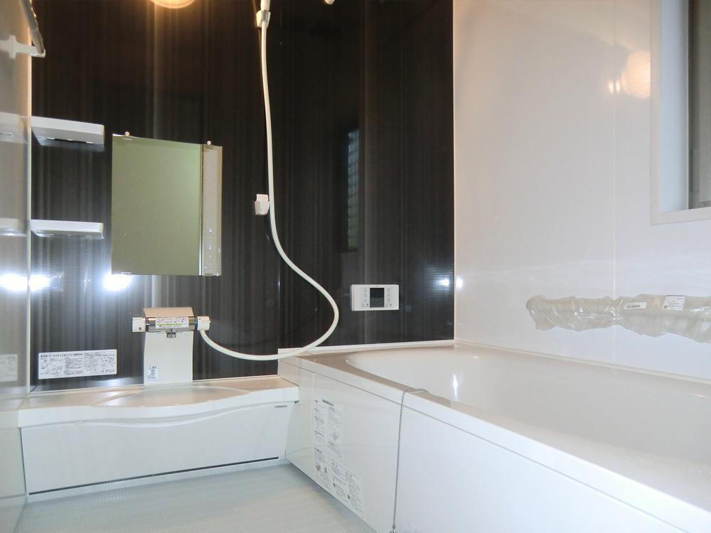 Bathroom. ◇ Bathroom ◇  Wide 1 tsubo size ・ Bathroom heating dryer ・ Insulation bathtub ・ Otobasu ・ Barrier-free ・ There bathroom window
