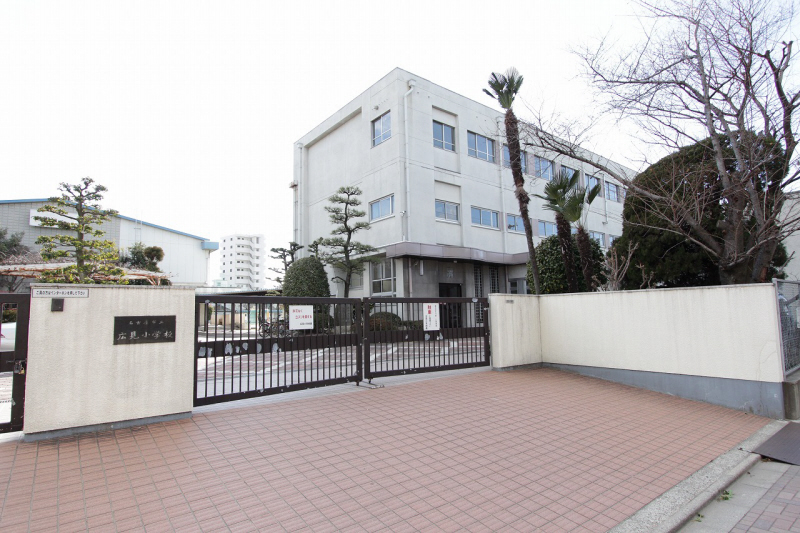 Primary school. Hiromi up to elementary school (elementary school) 830m