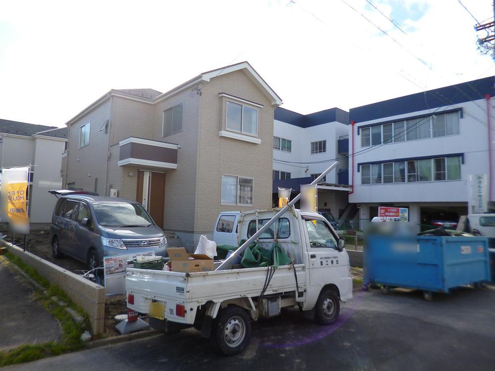 Local appearance photo. ● ○ ● ○ 1 Building Exterior ○ ● ○ ● Model guidance is also available Please feel free to contact us!