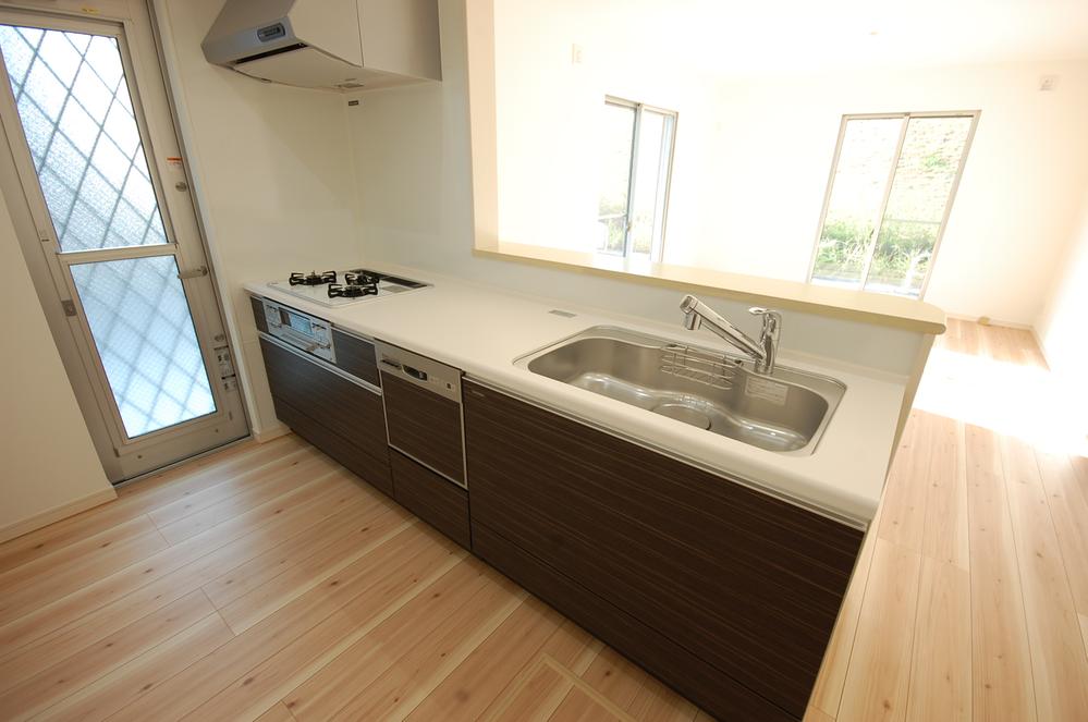 Kitchen. Our original utility sink with system kitchen that can be three-dimensional use of the sink (photo is the same specification)