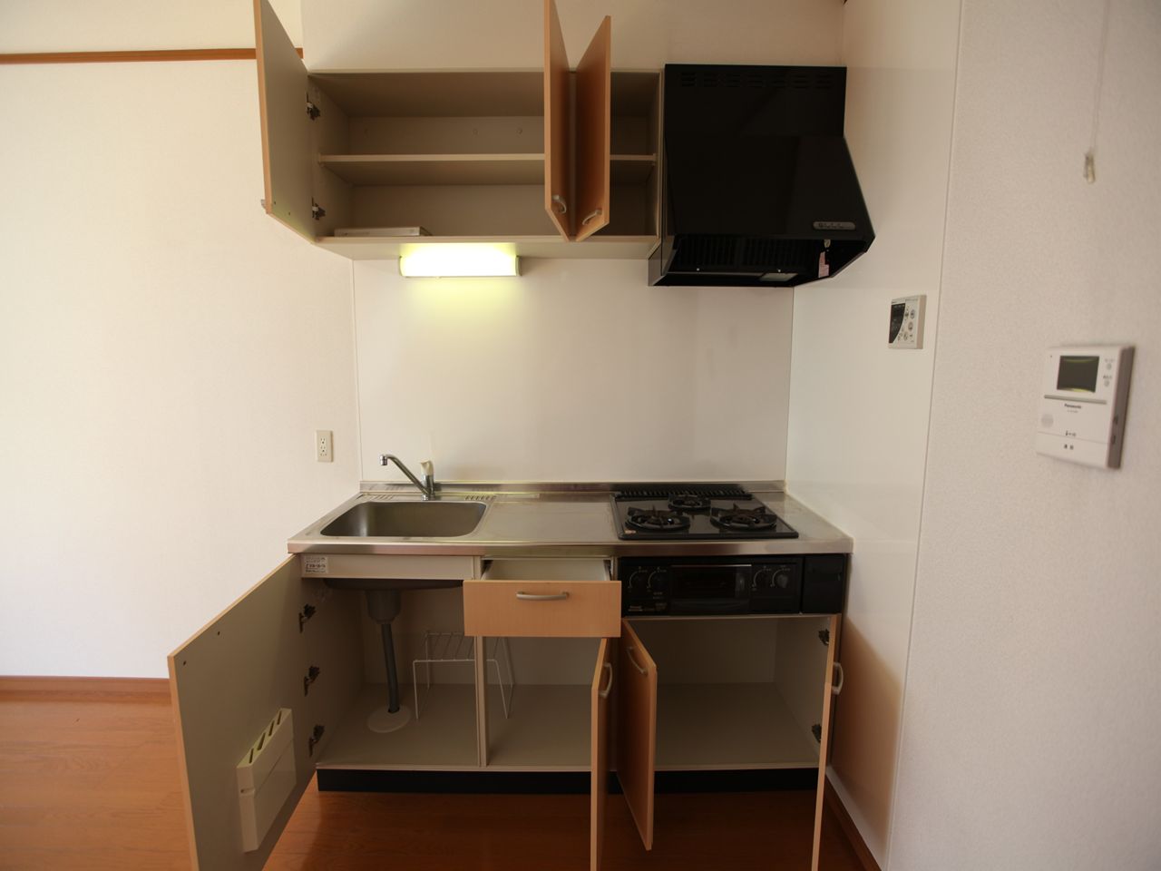 Kitchen. Kitchen (gas 3-burner stove ・ With grill)