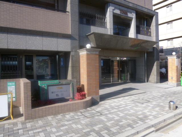 Entrance. Common areas