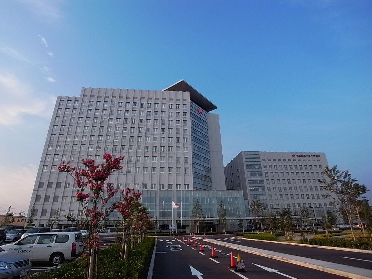 Hospital. Nagoyadaiichisekijujibyoin until the (hospital) 677m