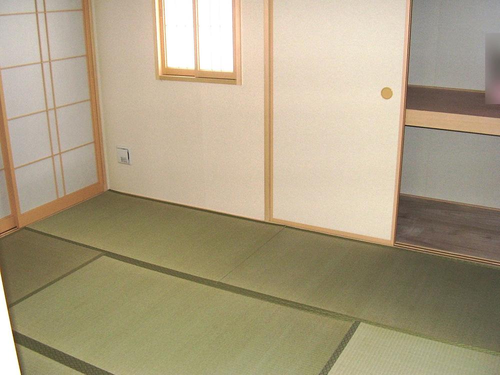 Non-living room. Building 2 First floor Japanese-style room of LDK adjacent