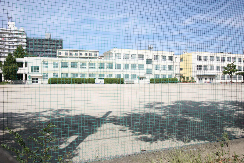 Primary school. Iwatsuka up to elementary school (elementary school) 370m