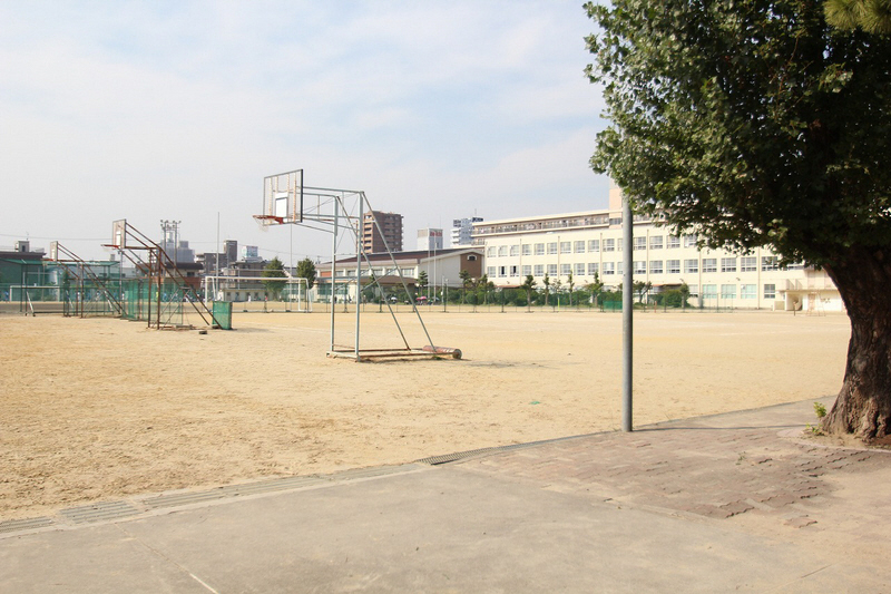 Junior high school. Onta 710m until junior high school (junior high school)