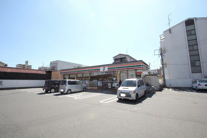 Convenience store. 60m until the Seven-Eleven Nagoya Tsurugimachi store (convenience store)