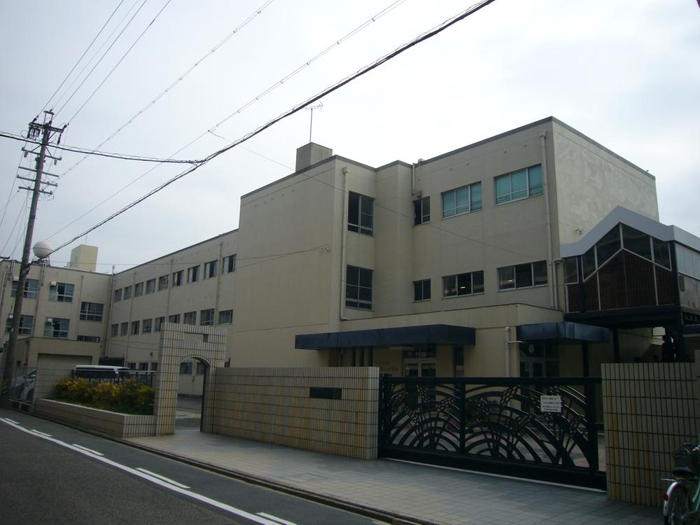 Junior high school. 1578m to Nagoya Municipal Onta junior high school