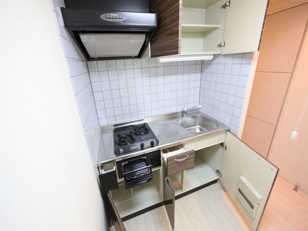 Kitchen. System kitchen (gas 2-neck ・ With grill) counter kitchen