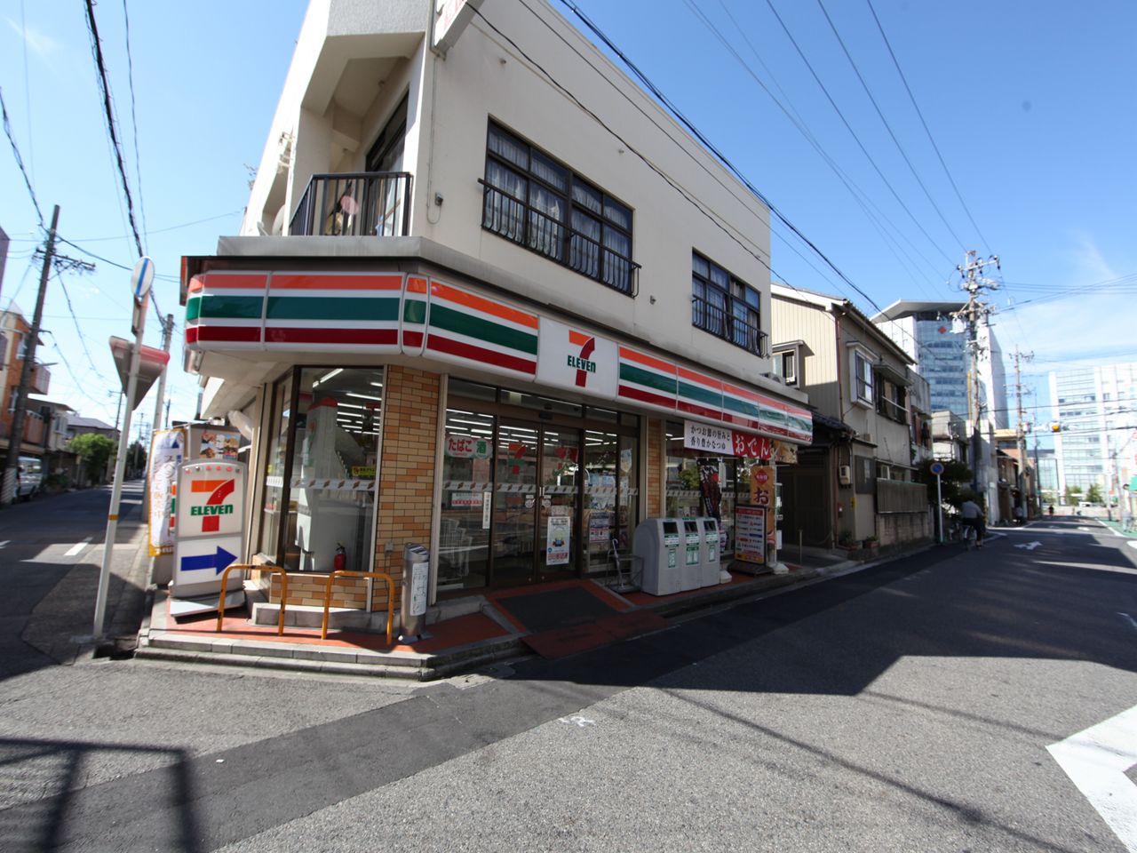 Convenience store. Seven-Eleven 190m to Nagoya Motonakamura Machiten (convenience store)