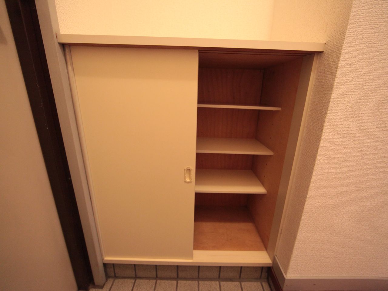 Entrance. Entrance Shoe box Storage rich have