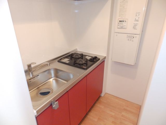 Kitchen. Red shine in white! 