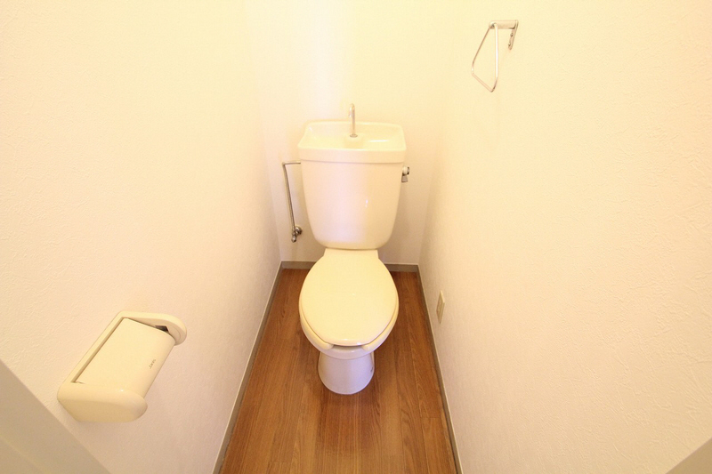 Toilet.  ※ 201, Room interior photograph reference