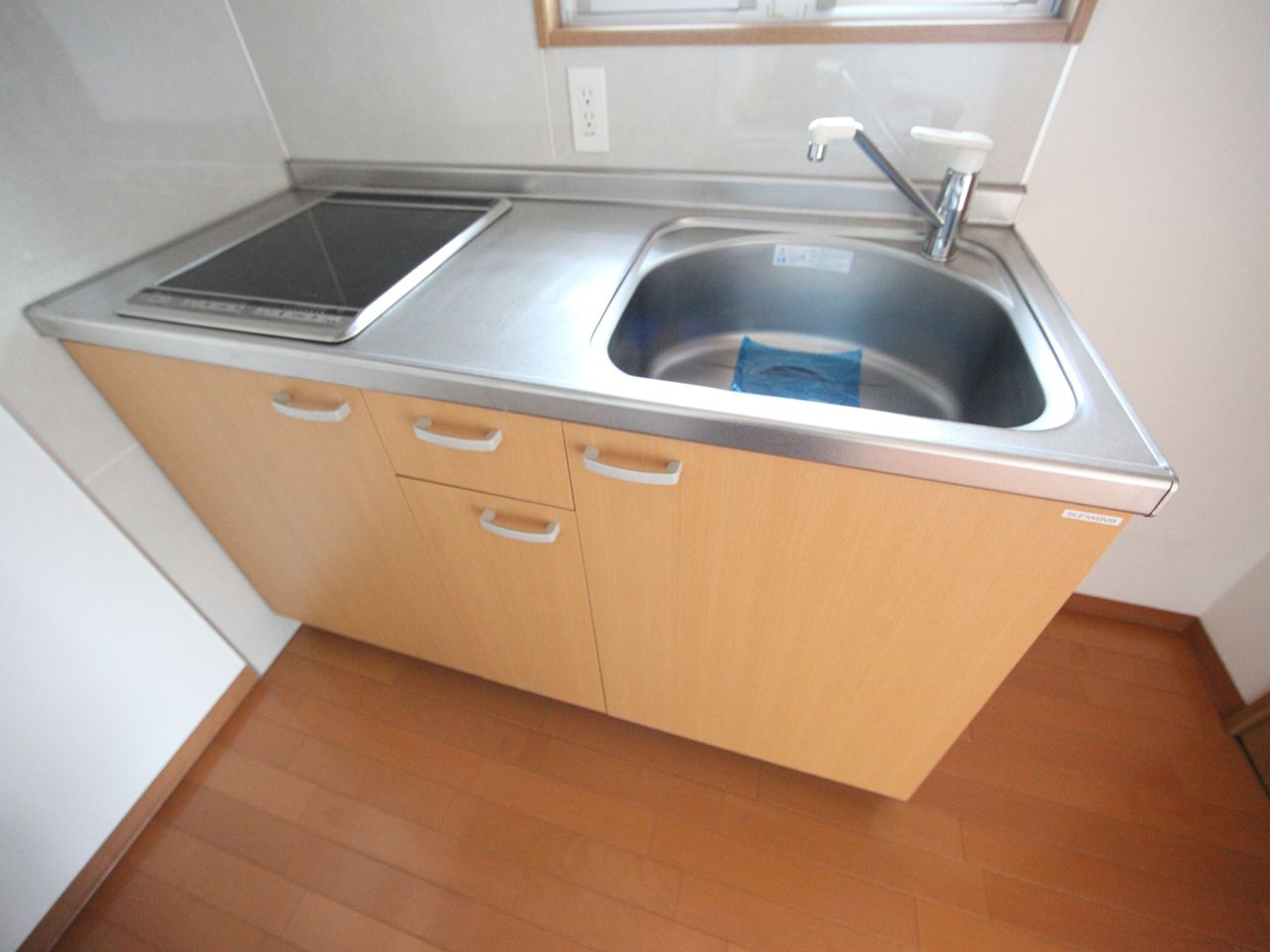 Kitchen. System kitchen IH2 neck