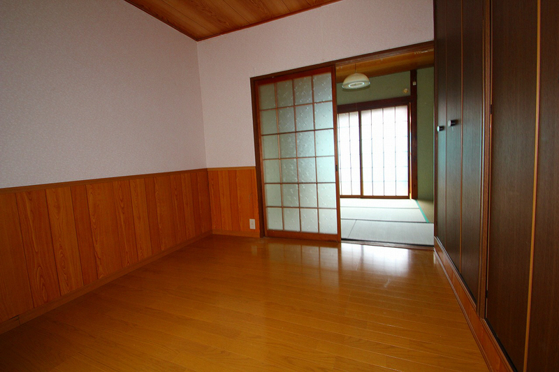 Living and room. It has been changed from the Japanese-style Western-style