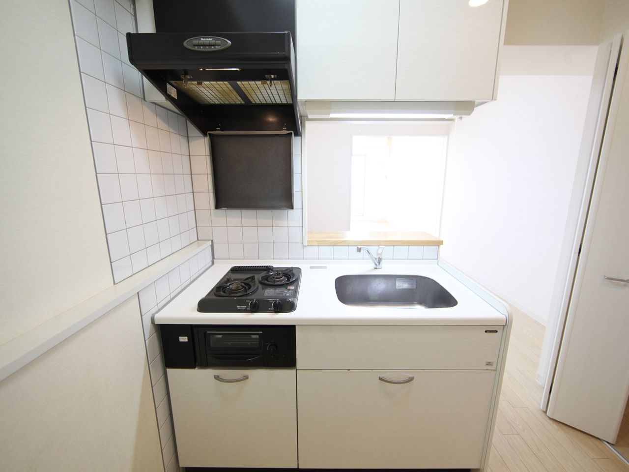 Kitchen. System kitchen (gas two-burner grill) You can have a refrigerator range, etc.