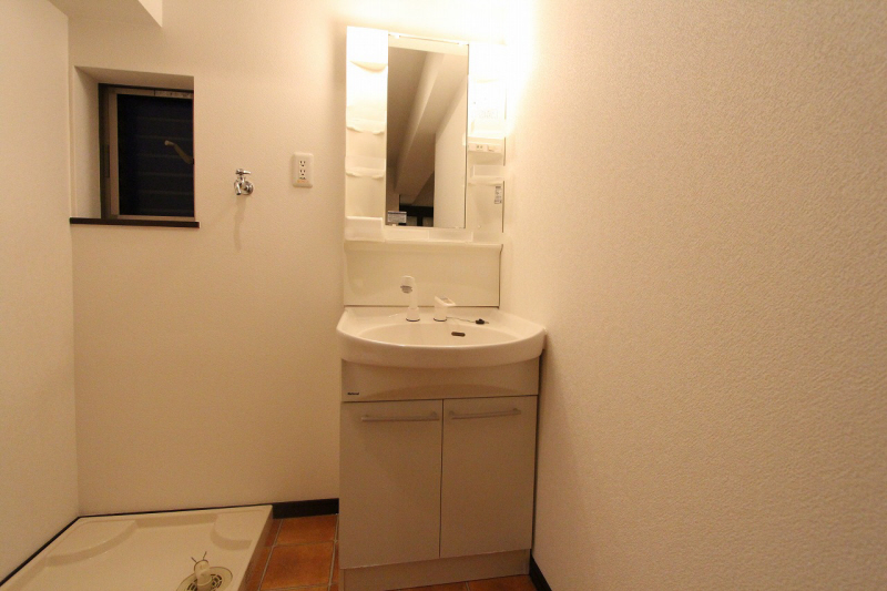 Washroom.  ※ 207, Room interior photograph reference