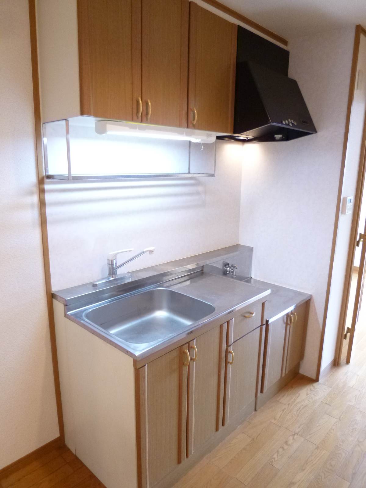 Kitchen. 2-neck is a gas stove can be installed kitchen