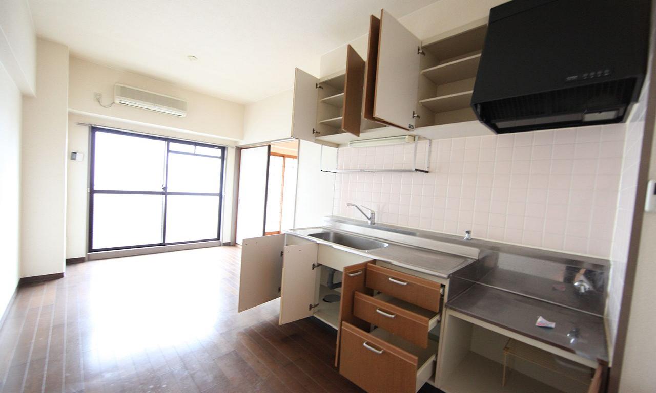 Living and room. LDK10 Pledge Air-conditioned