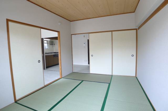Living and room. It rubbed also good rumbling in the Japanese-style ^^