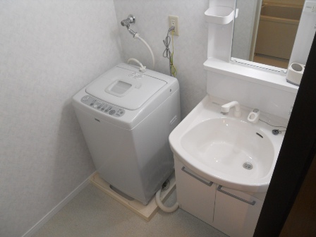 Other Equipment. Shampoo dresser  ※ Current, Refrigerator is not attached. 