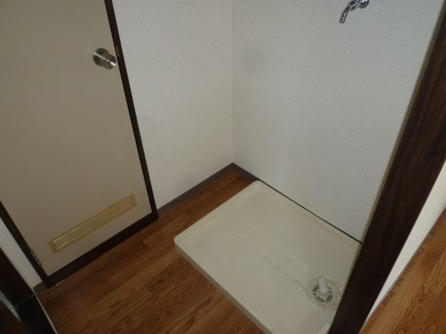 Other room space. Is Indoor Laundry Area.