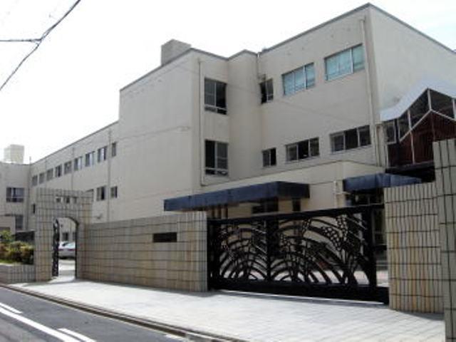 Junior high school. 1202m to Nagoya Municipal Onta junior high school