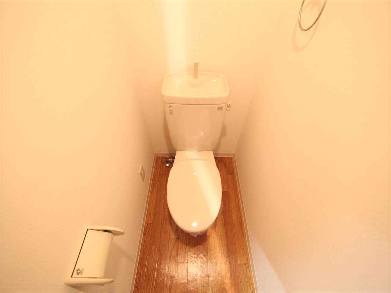 Toilet. Toilet (bath separate toilet) warm water washing toilet seat mounting Allowed