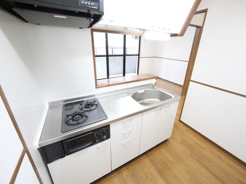 Kitchen. System kitchen (gas two-burner stove ・ With grill)