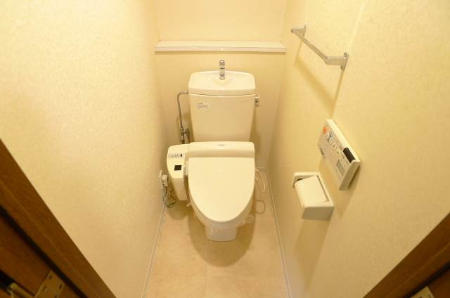 Toilet. It is comfortable with Washlet ☆