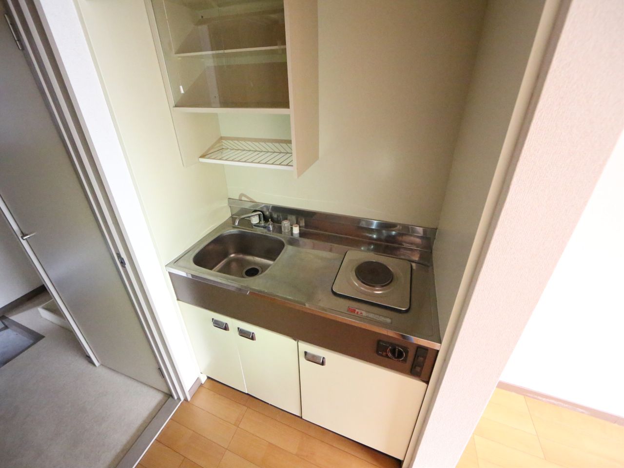 Kitchen. Kitchen (1-neck electric stove) refrigerator ・ You can have a microwave oven, etc.