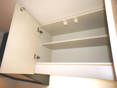 Other room space. Hanging cupboard