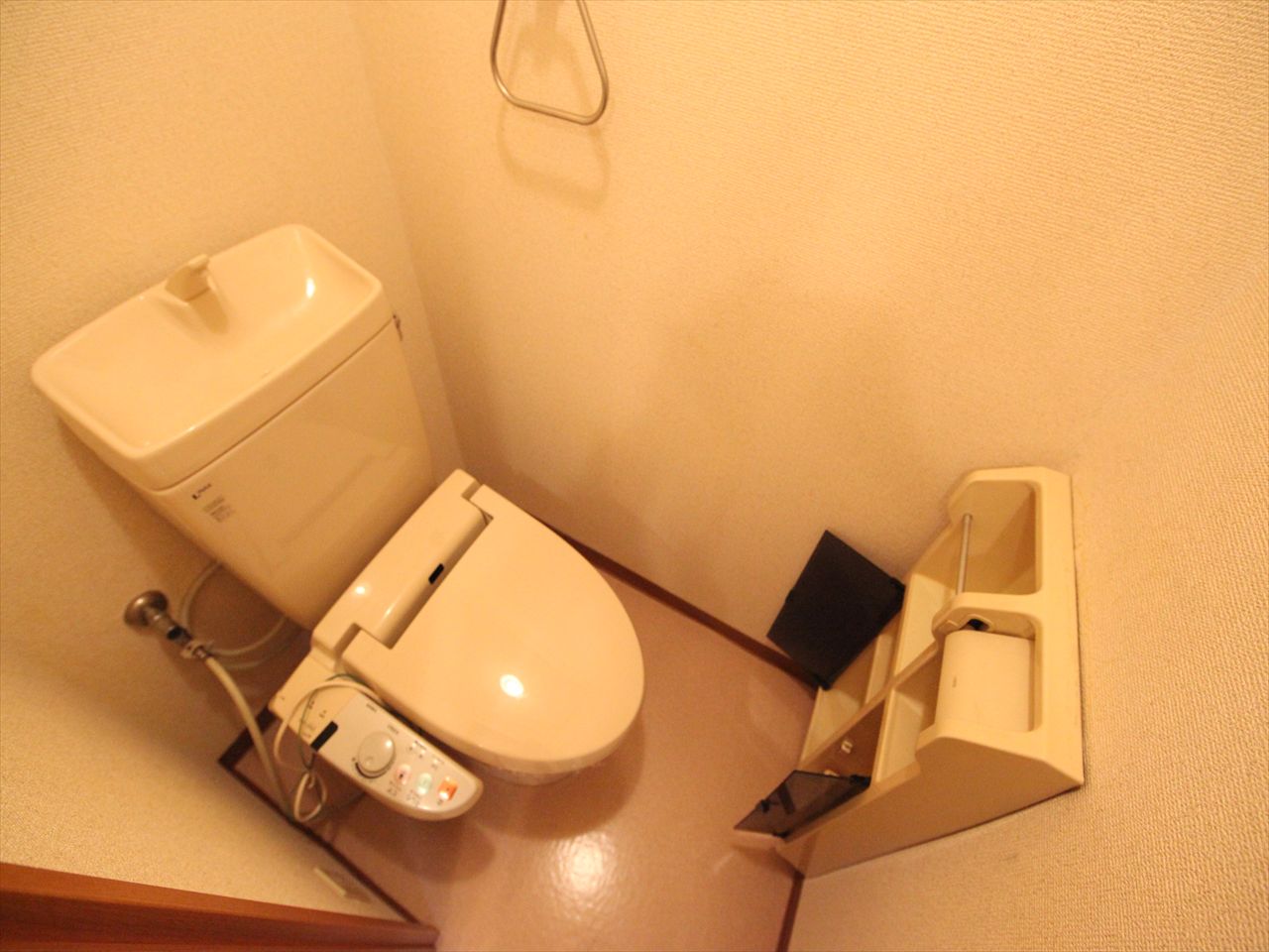 Toilet. Western-style toilet (with warm water cleaning toilet seat)