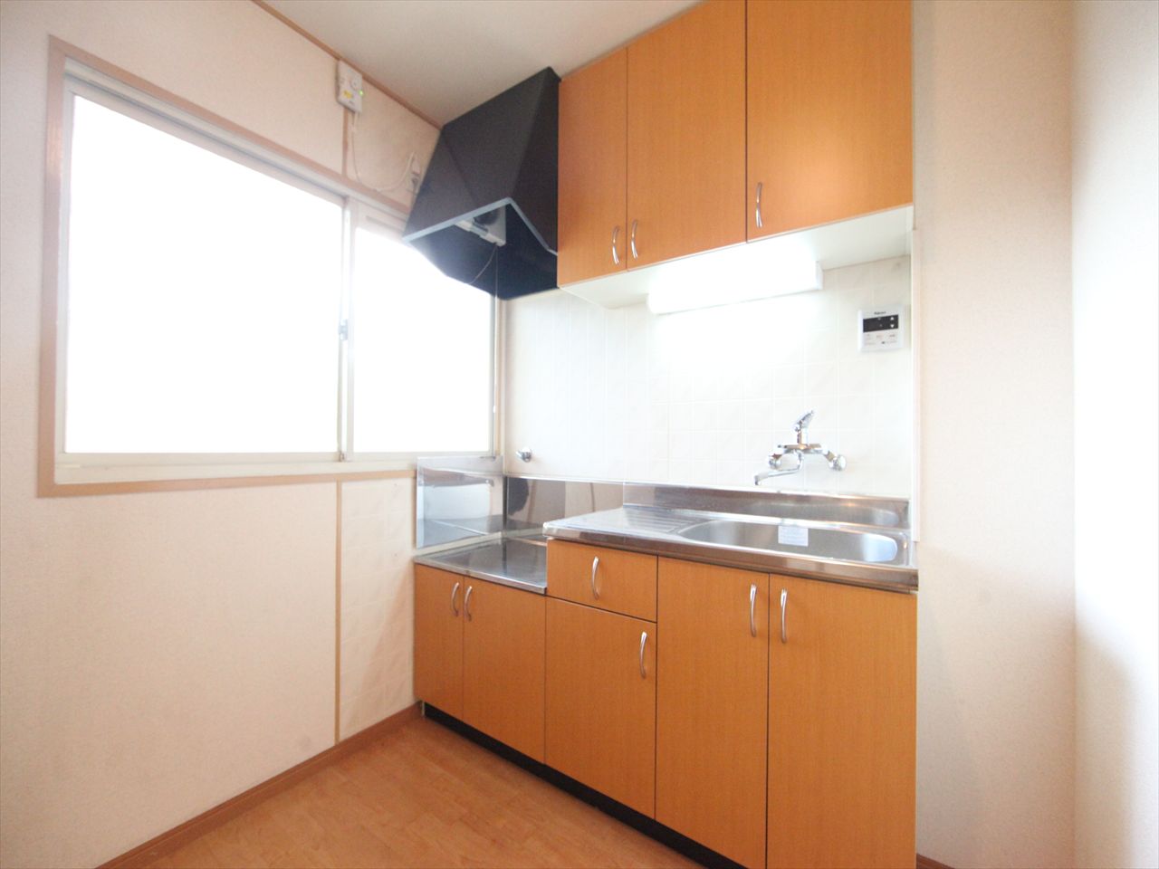 Kitchen. Kitchen (two-burner gas stove installation Allowed) Refrigerator ・ Microwave oven, etc. available OK