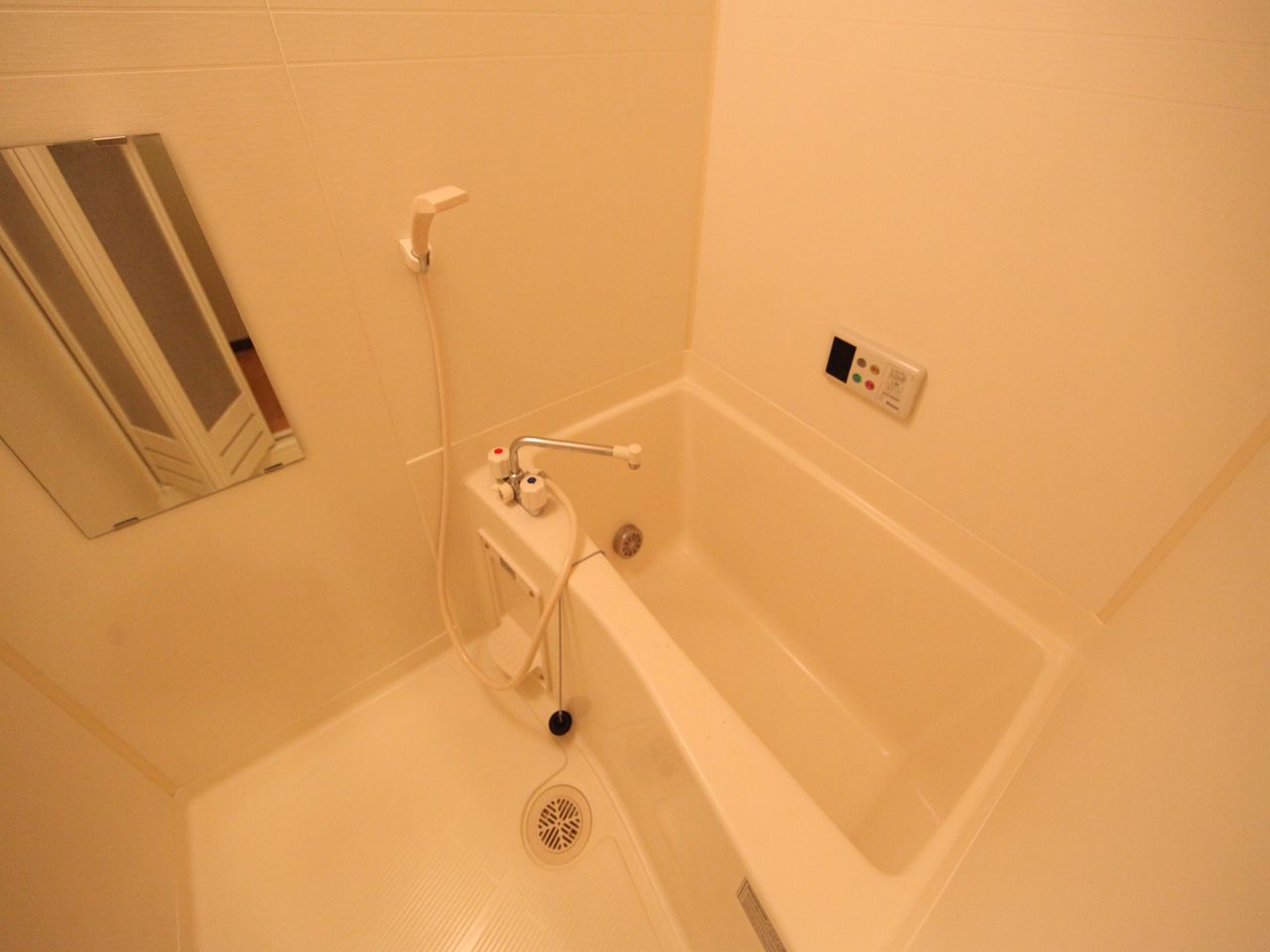 Bath. Bathroom (with additional heating function)