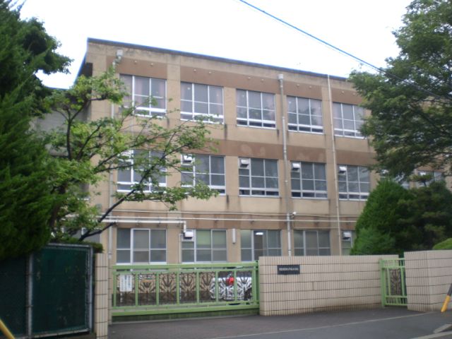 Primary school. Municipal Sennari to elementary school (elementary school) 450m