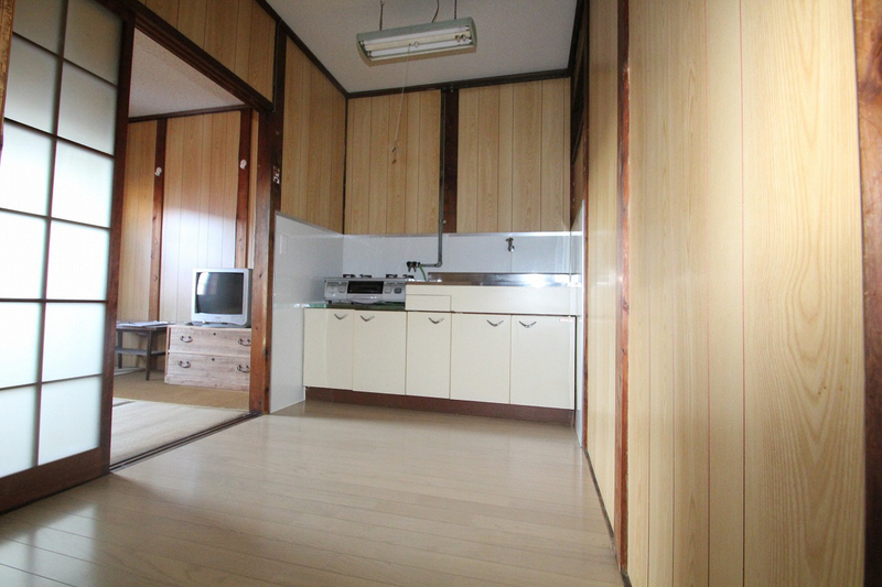 Living and room. Kitchen