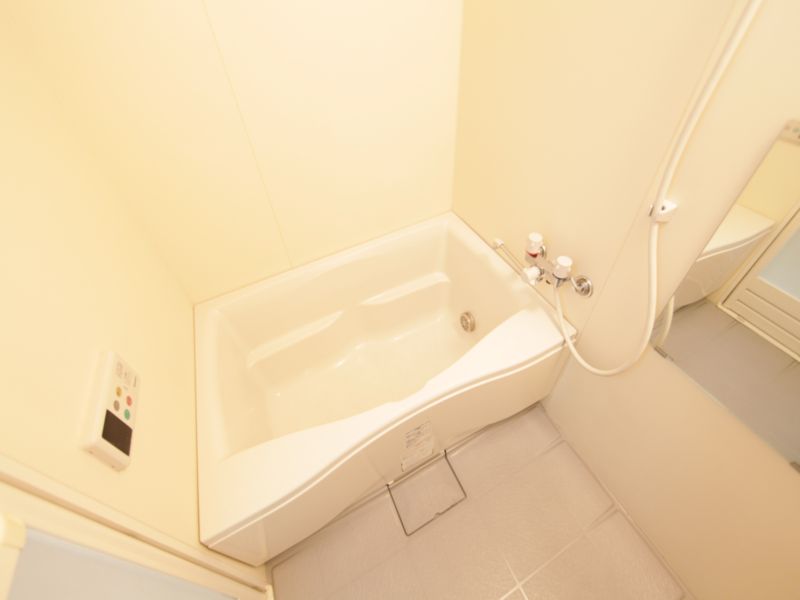 Bath. Large bath with additional heating function