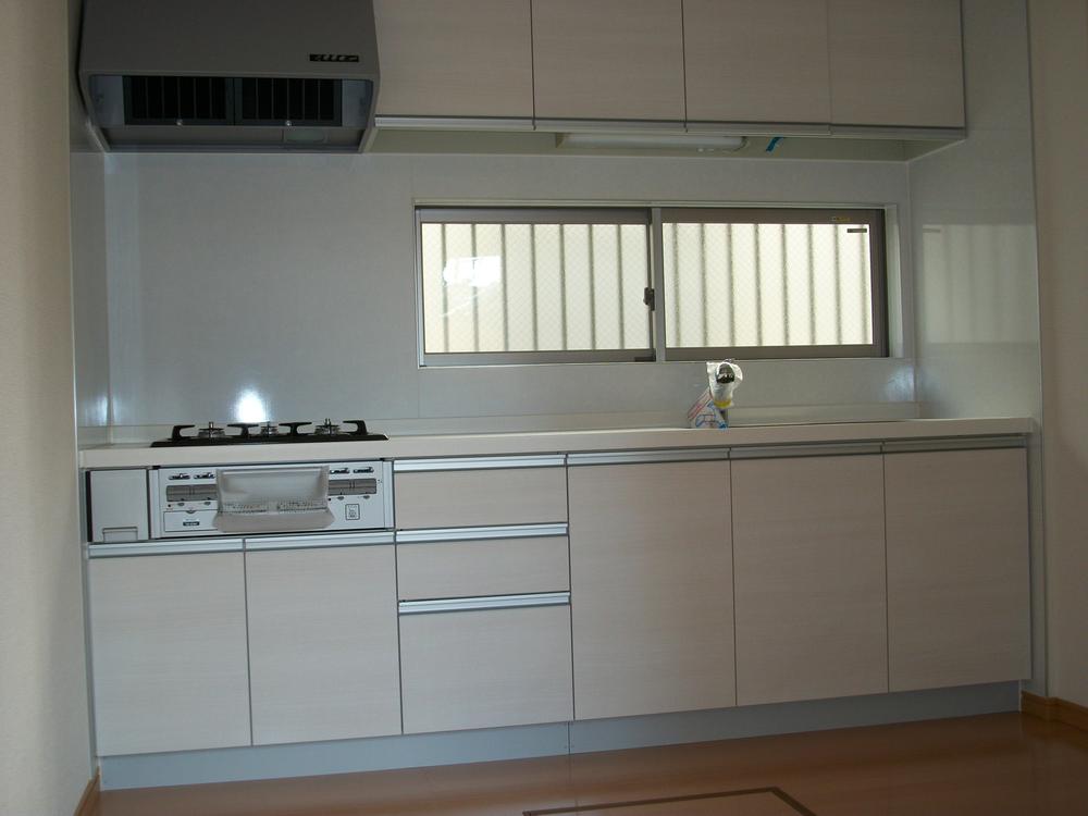 Kitchen. ◇ 2 Building System kitchen