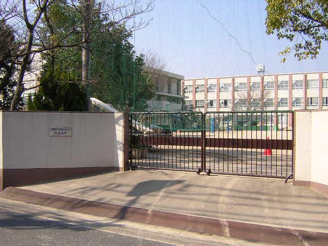 Primary school. 1068m to Nagoya Municipal Inanishi Elementary School